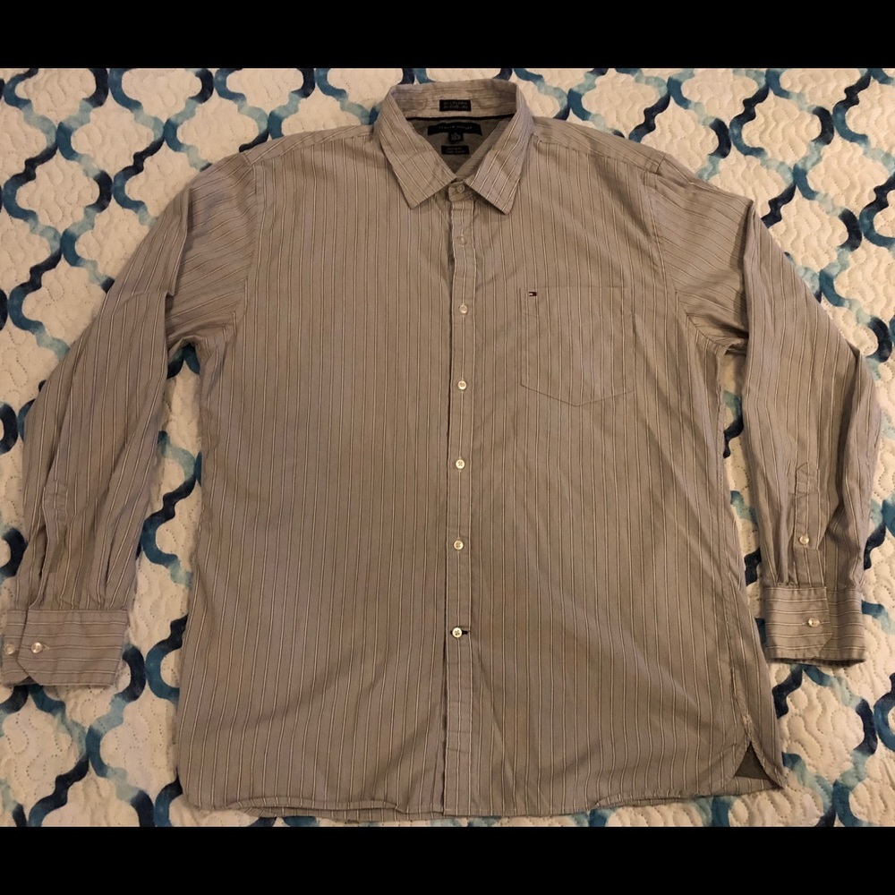Tommy Hilfinger Men’s Gray Striped Button Down